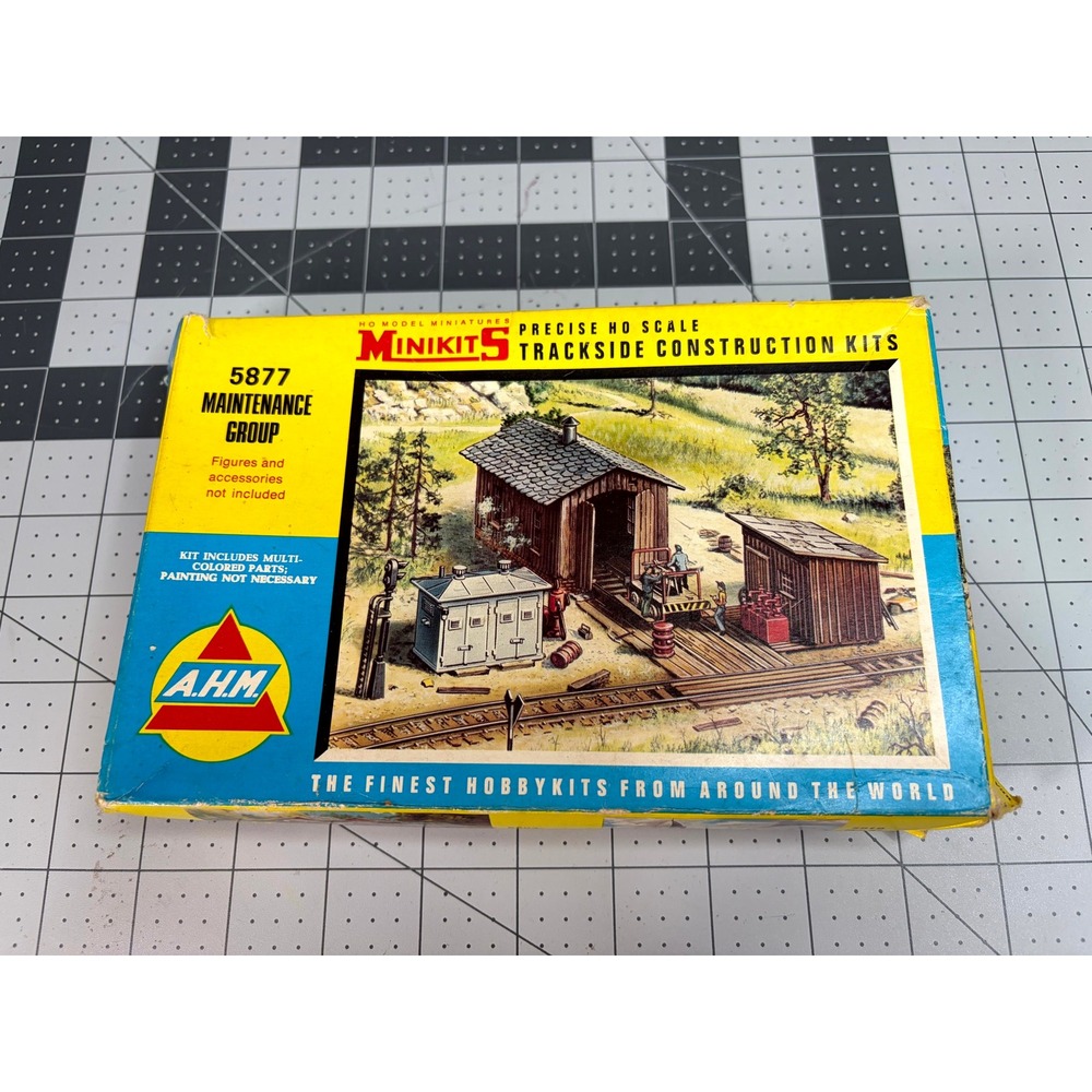 AHM Minikits 5877 Maintenance Group HO Scale Trackside Construction Kit Vintage